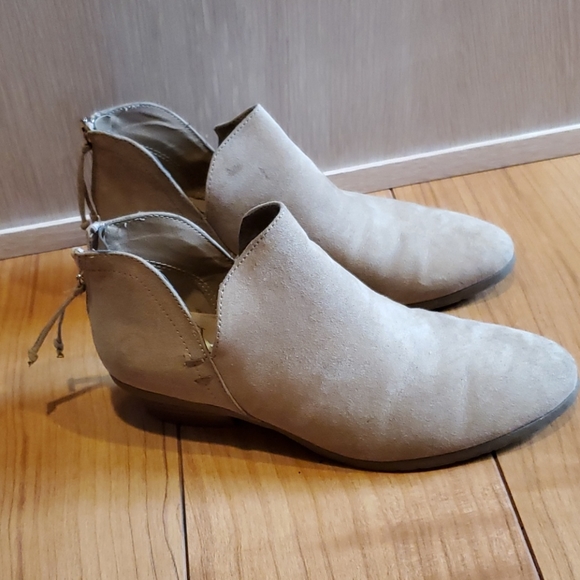 Kenneth Cole Reaction Women's Side Skip Bo… - Picture 2 of 6